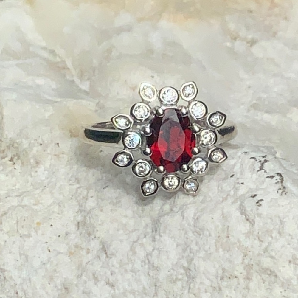GARNET & CUBIC ZIRCONIA 925 STERLING SILVER RING, SIZE 6.75